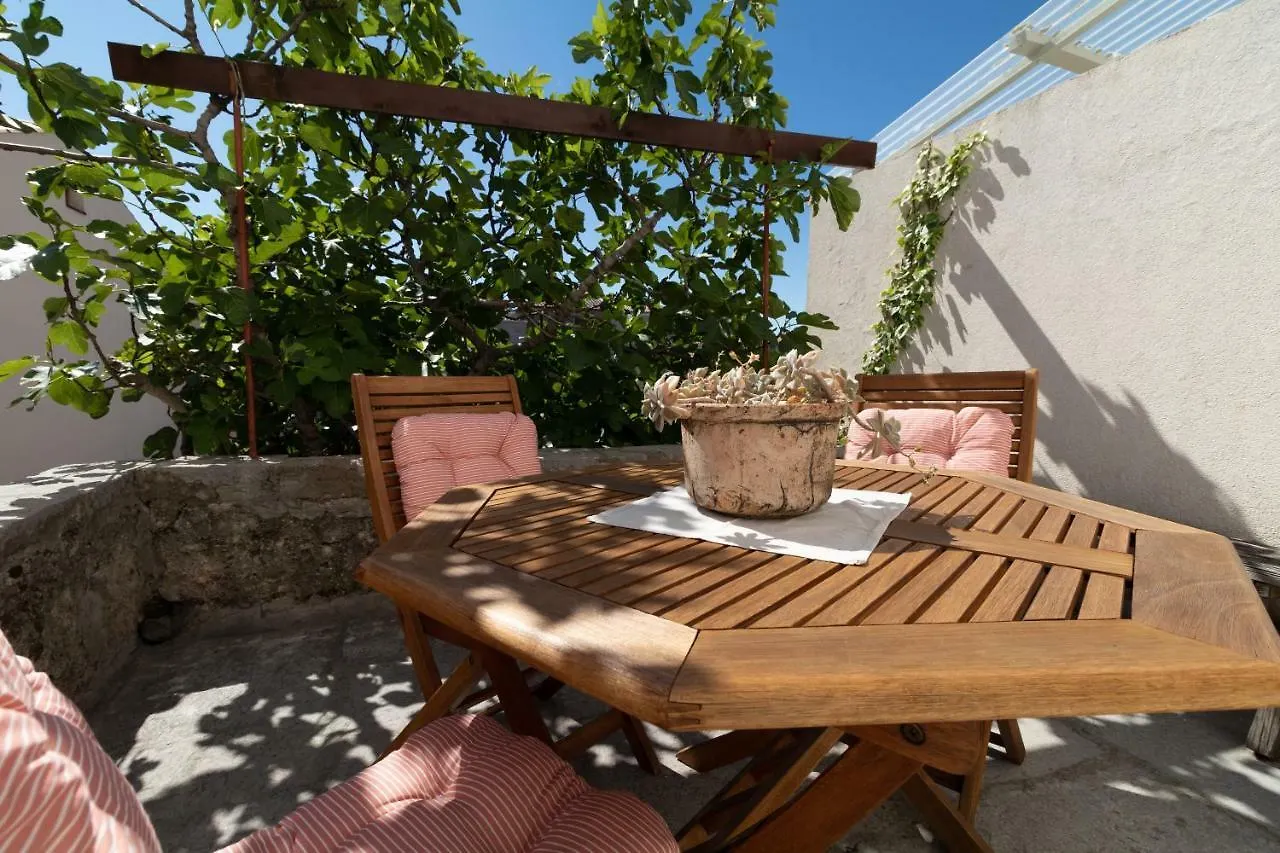 Nyaraló Guest House Otto Punat